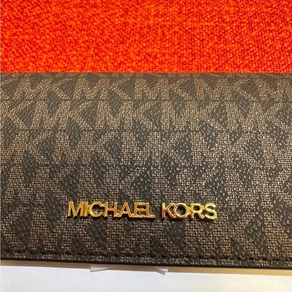 ❤️❤️❤️NEW Set Michael kors bag+Trifold wallet❤️❤️❤️